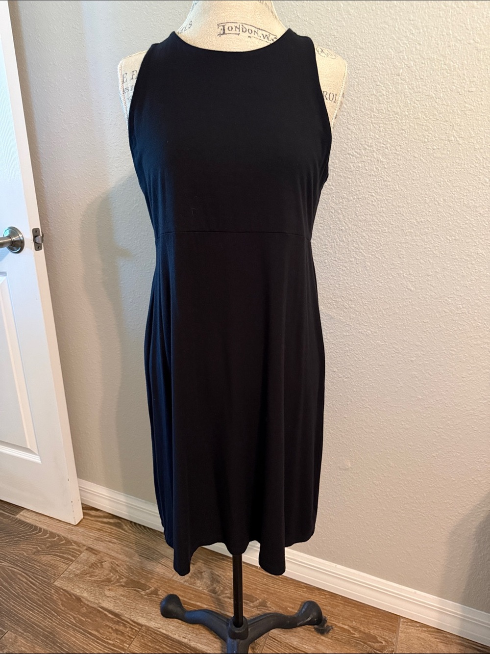 Classic Black Sleeveless Women’s Dress